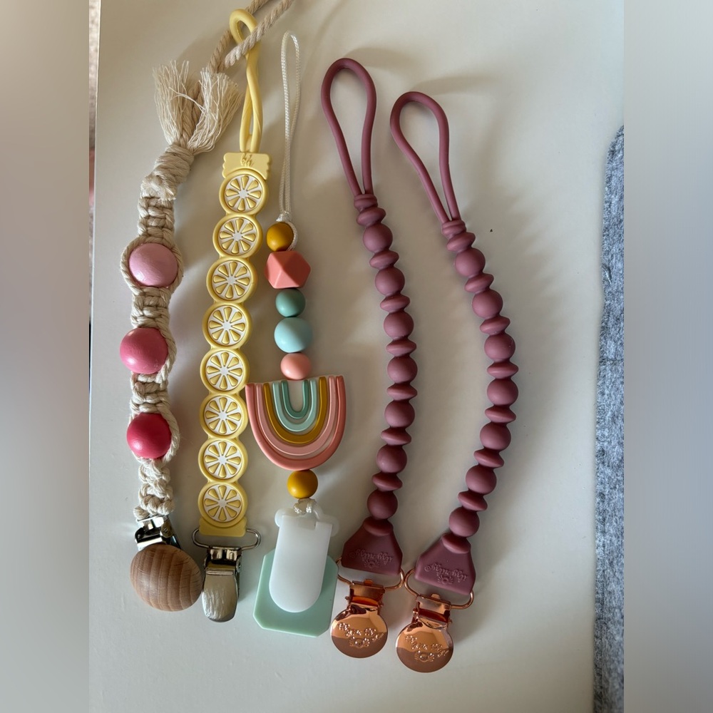Pacifier Clips